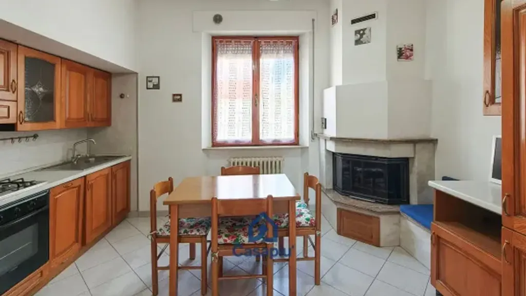 Salle à manger - Bright Apartment with Hillside View in Belforte del Chienti