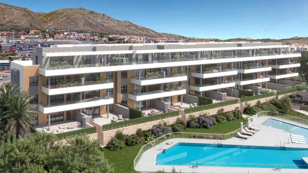 Exterior - 2-Bed Flat with Pool in Montemar, Torremolinos