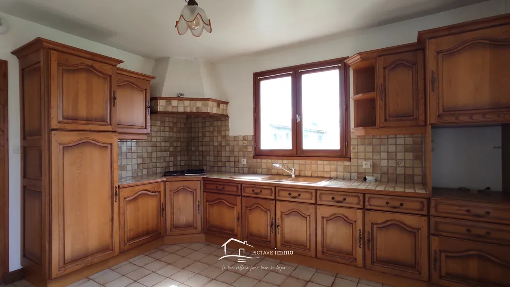 Cucina - House with Garden near Lusignan
