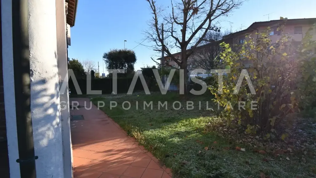 Aed - Villa with Pool in Montichiari Centre