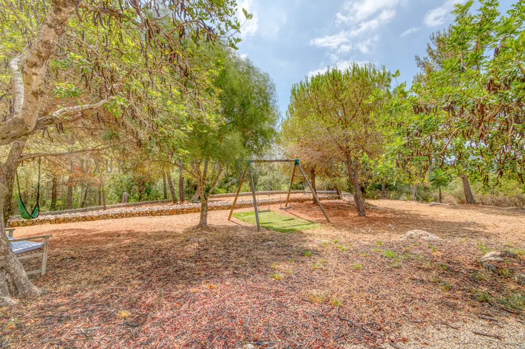 Jardin - Country Home with Panoramic Views in Establiments