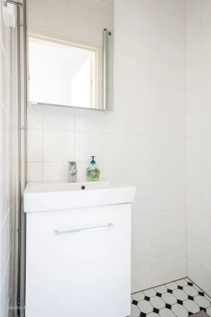 Salles de bain - Studio Apartment with Loft in Alppila
