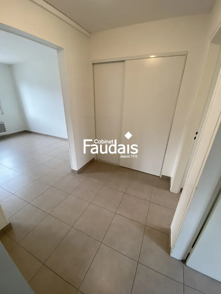 Ingresso - Duplex Apartment near Schools in Saint-Lô