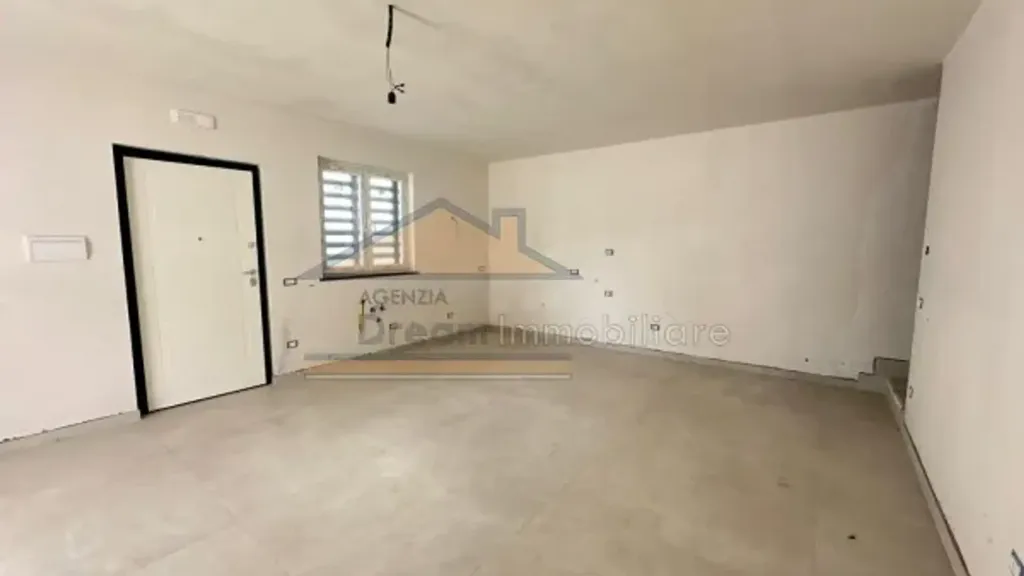 Pièces - New Semi-Detached Villa with Balcony in Parete