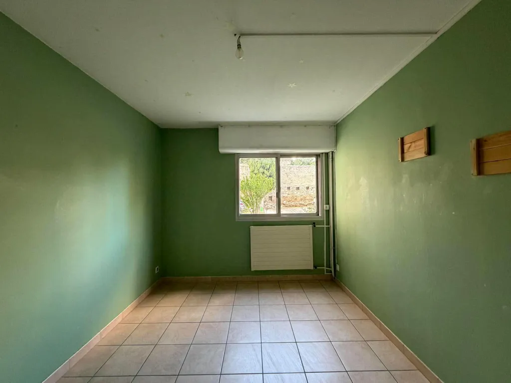 Toad - T3 Flat with Parking in Arles