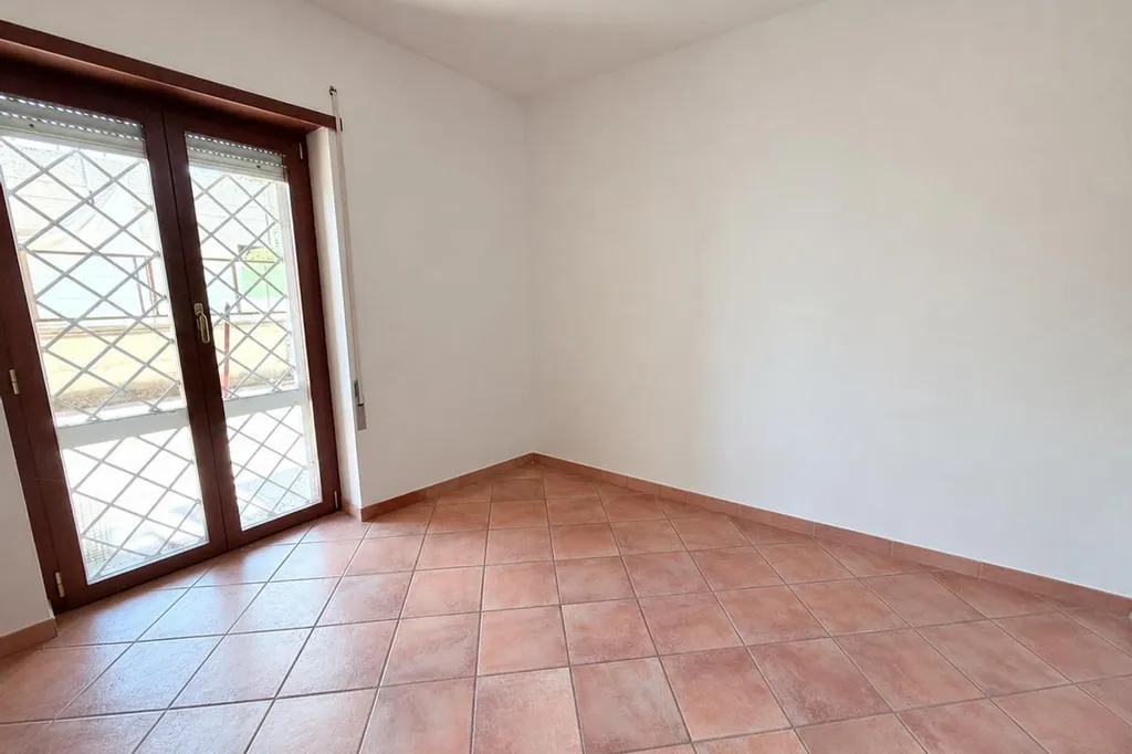 Pièces - Rusticated Apartment with Large Terrace in Genzano di Roma