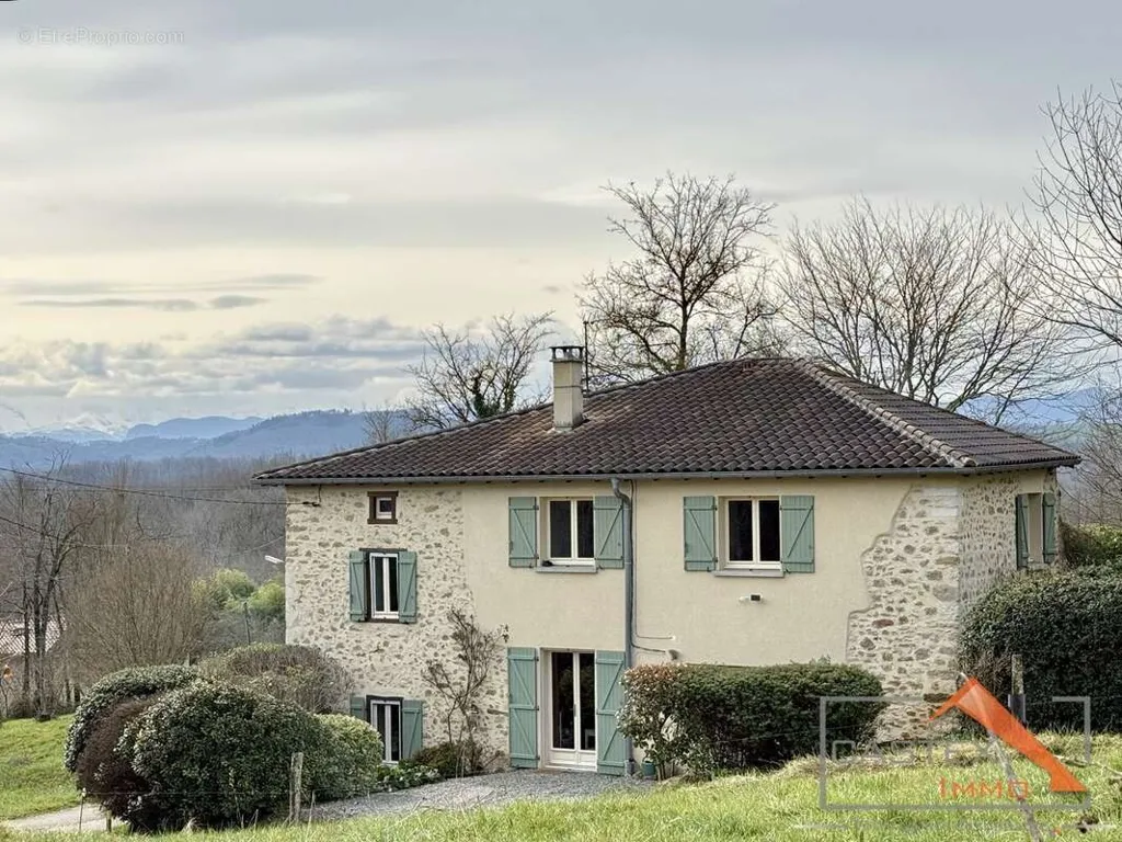 Exterior - Charm House with Garden near Pyrénées