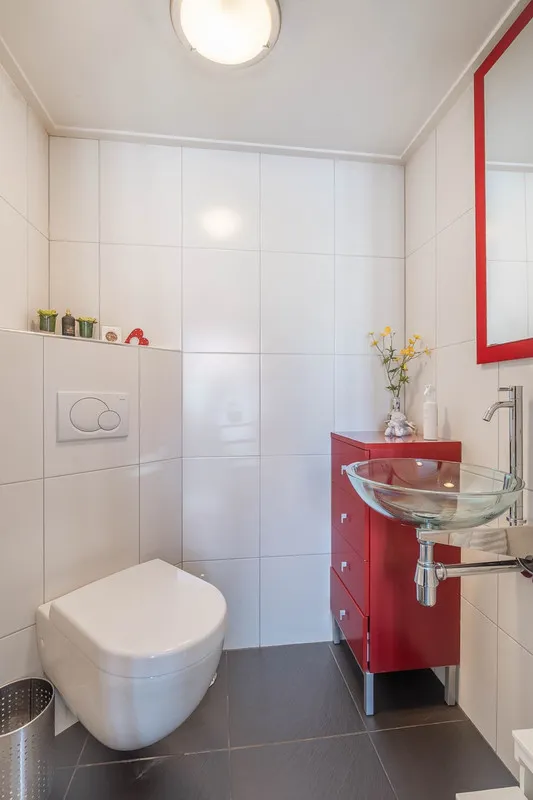 Bathrooms - Detached House with Private Garden in Yerseke