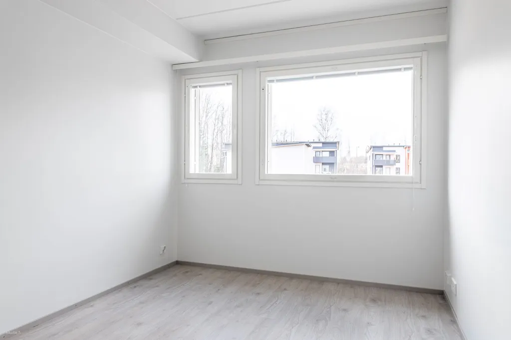 Stanze - Three-Room Apartment with Balcony in Espoo