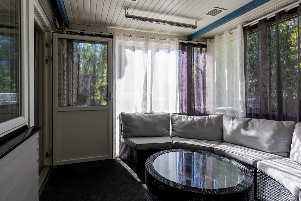 Terrass - Two-Storey Villa with Garden in Hovsta