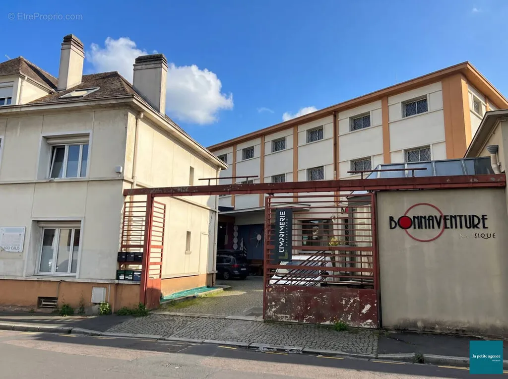 3-toaline korter asukohas Caen