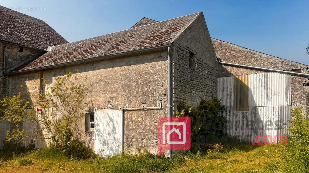 Esterno - Rural Property with Barns near Sermaises