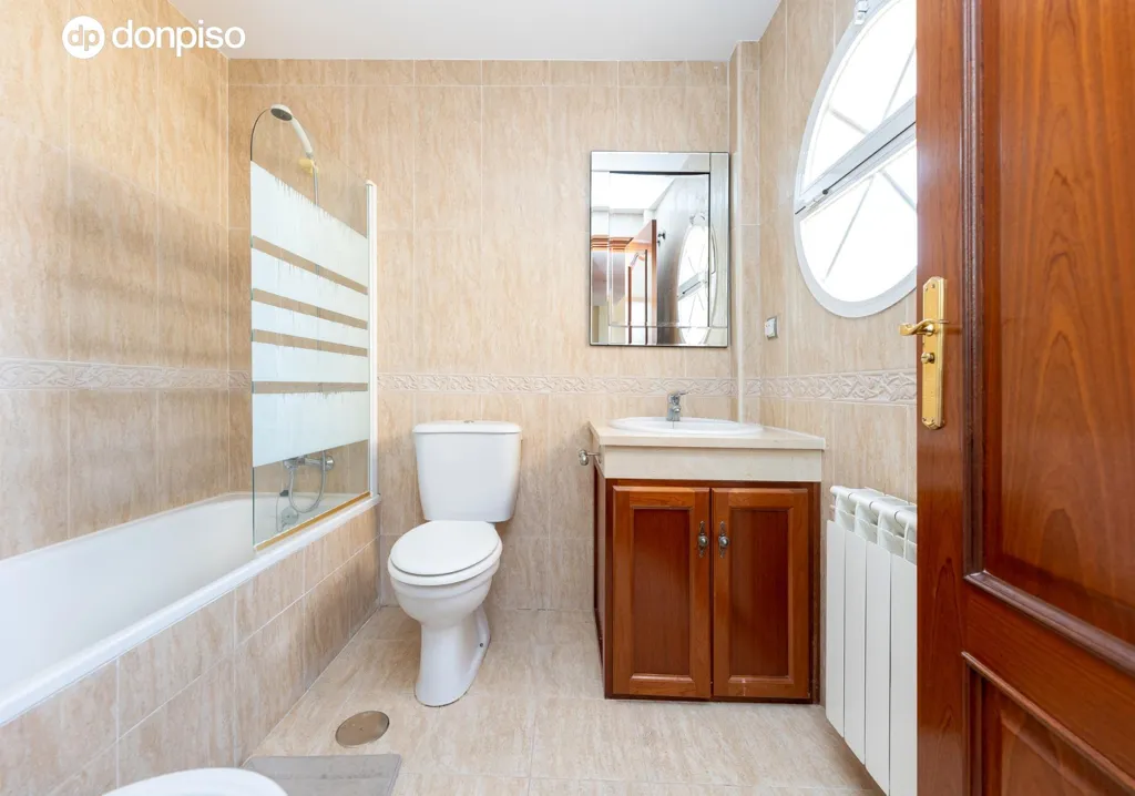 Vannitoad - Chalet with Pool in Granada's Calle Ajenjo