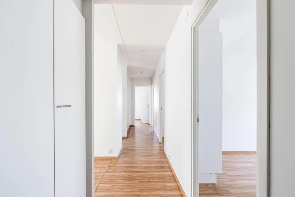 hallway_entrance