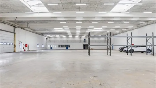 Garage - Logistics Property with Strategic Location in Kolding