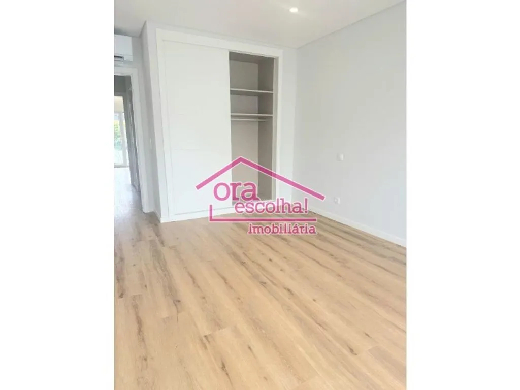 Pièces - New Detached House with Pool in Seixal