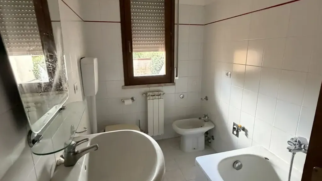 Salles de bain - Terraced Apartment with Garden in Prato