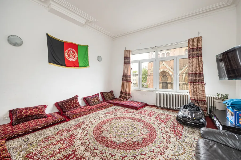 Living Room - Mixed-Use Investment Property in Antwerp