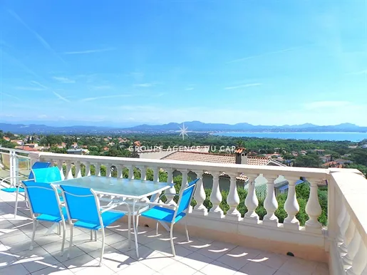 Terrasse - Villa Luxueuse avec Vue Mer à Saint-Aygulf