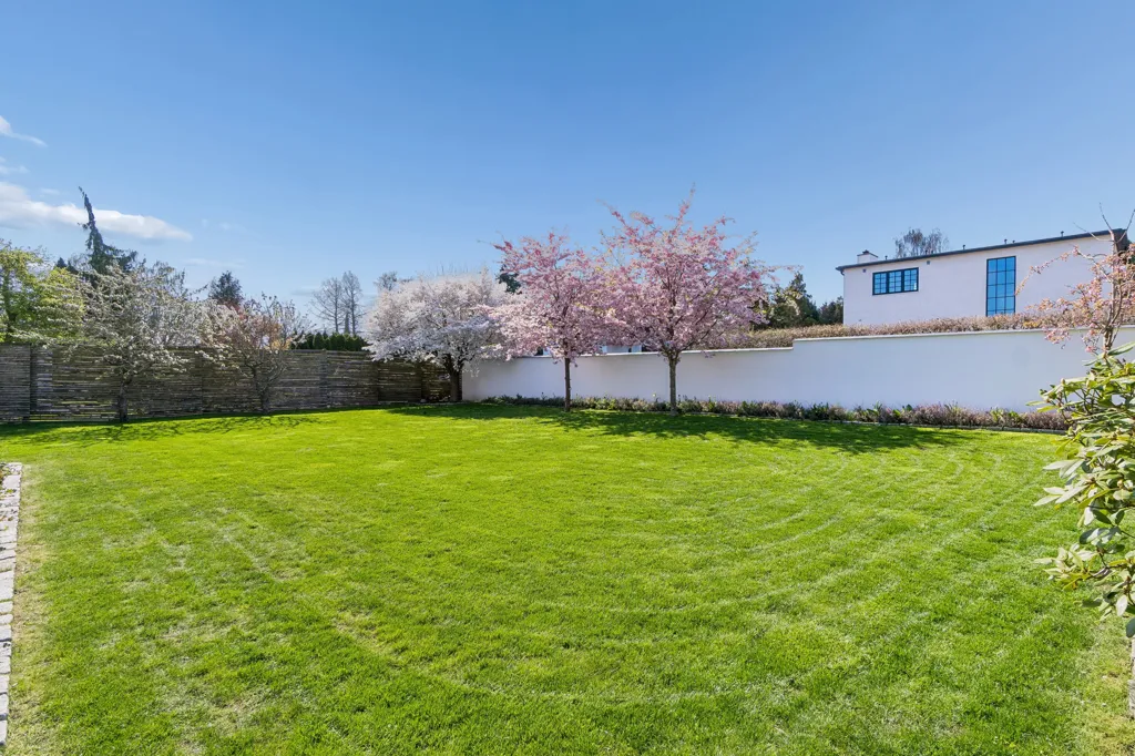 Aed - Villa with Jacuzzi Terrace in Charlottenlund