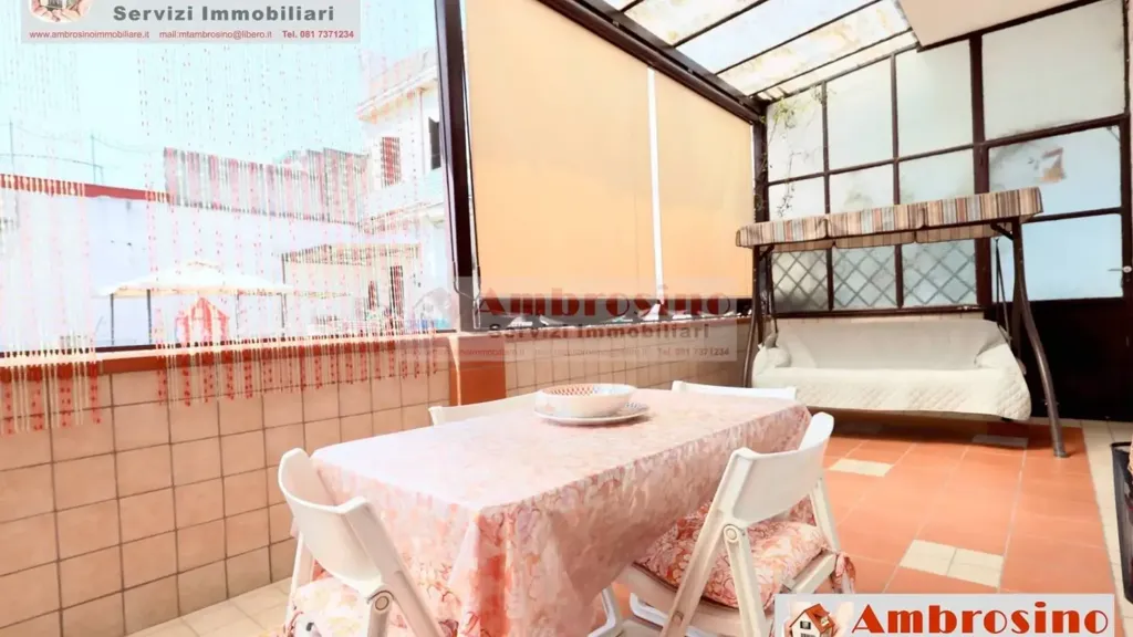Terrass - Trilocale with Large Terrace in Naples
