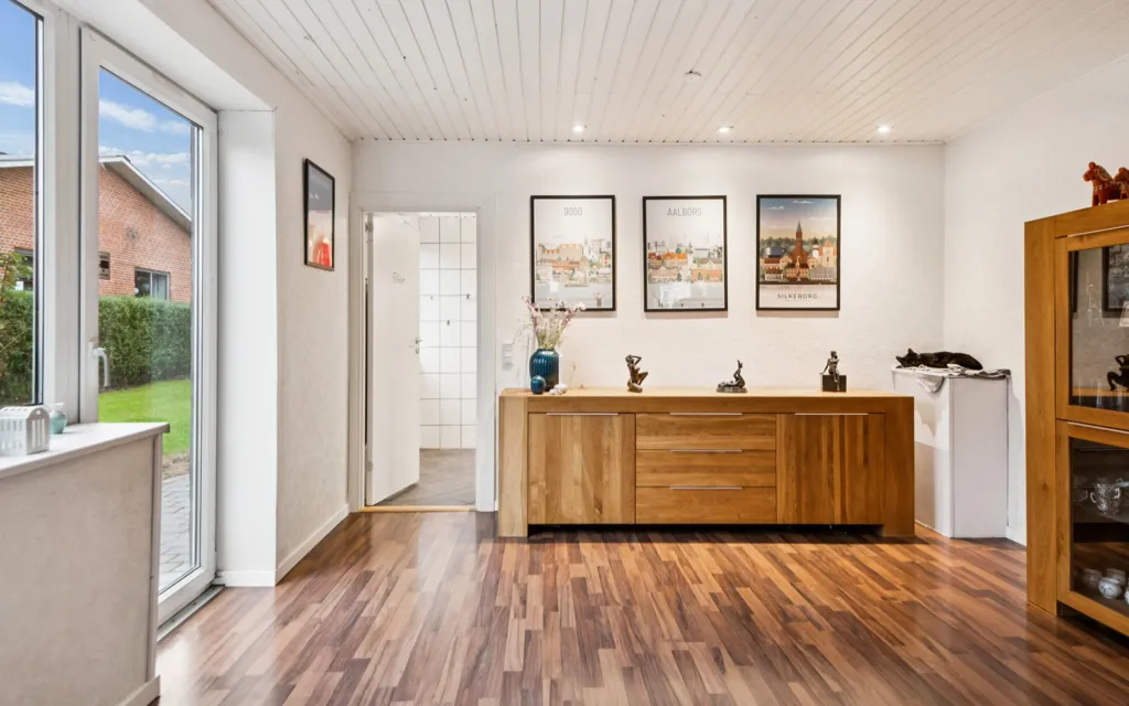 Esik - Modernised Villa with Terrace in Poulstrup