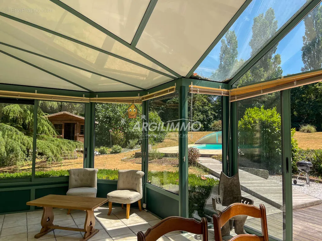 Terrasse - Ensemble Immobilier avec Piscine à 20 min du Mans