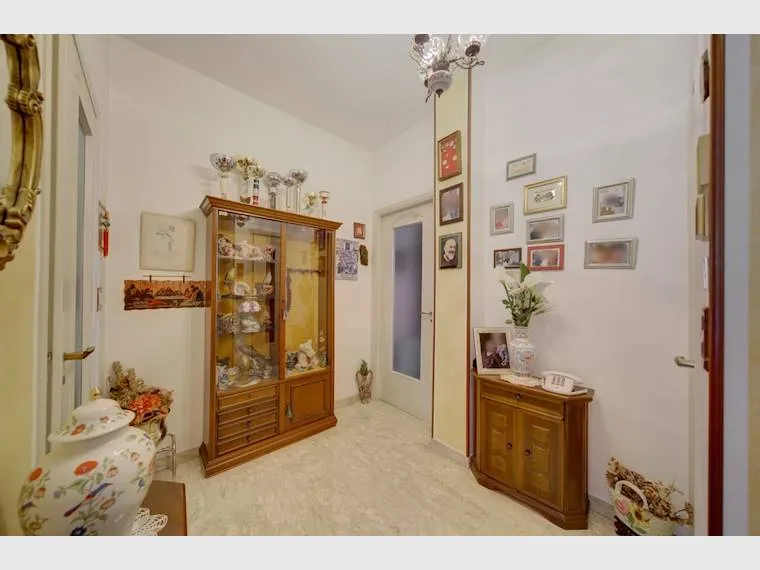 Esik - Partially Rented Flat with Balcony in Rivalta di Torino
