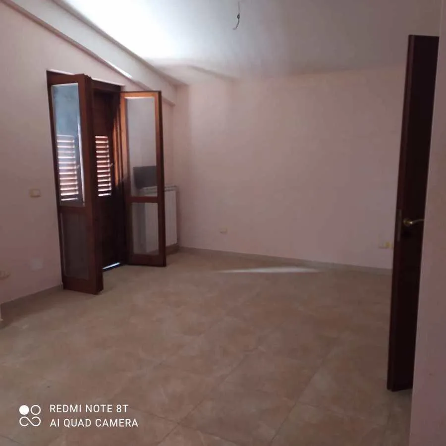 Stanze - Bifamiliar Villa with Garden in Avellino