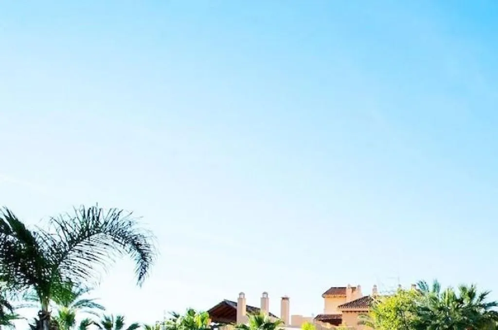 Jardin - Beachside Flat with Pool in Marbella