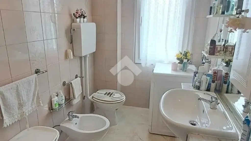 Salles de bain - Rustic Apartment with Balcony in Medicina