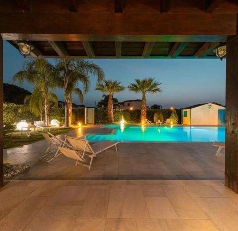 Piscine - Luxury Villa with Pool in Campofelice di Roccella