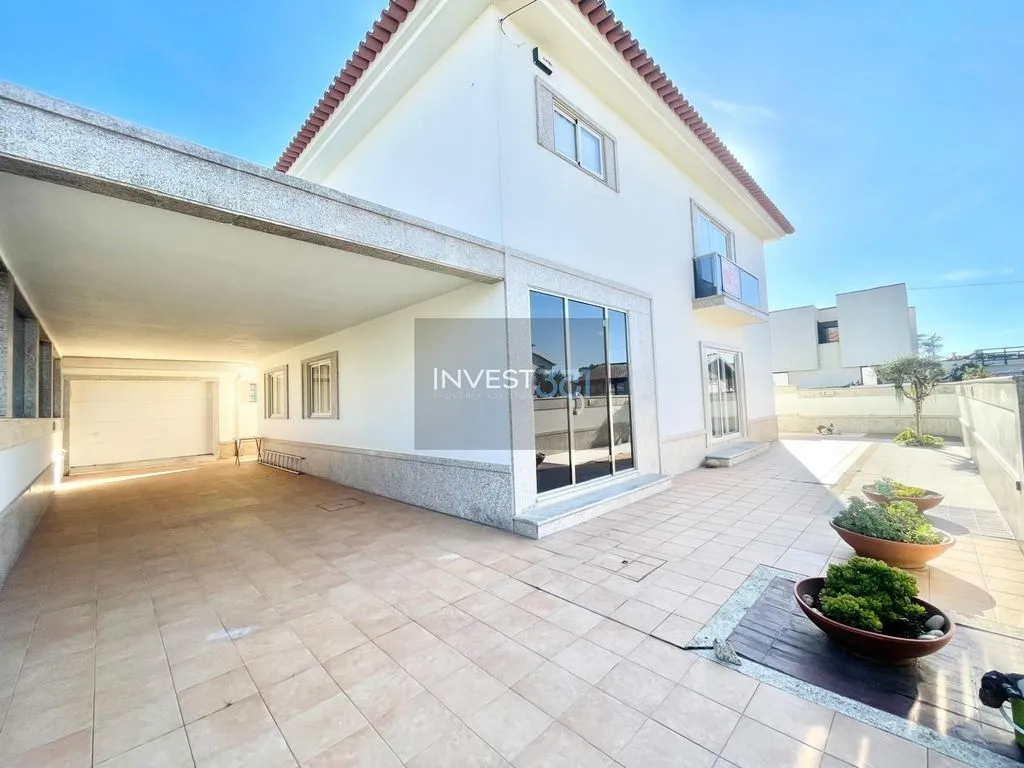 Terrace - Single-Story Villa with Terrace in Porto