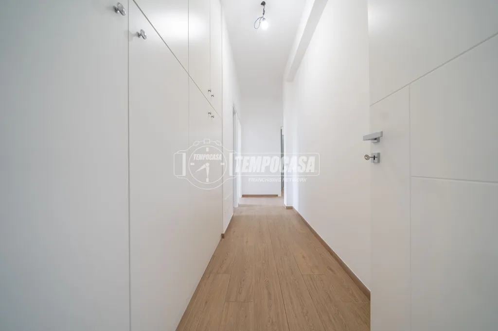Esik - Ristrutturato Flat with Balcony in Centocelle