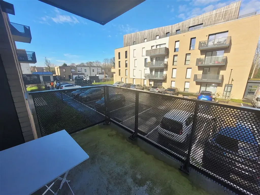 Rõdu - 3-Bedroom Apartment with Balcony in Wasquehal