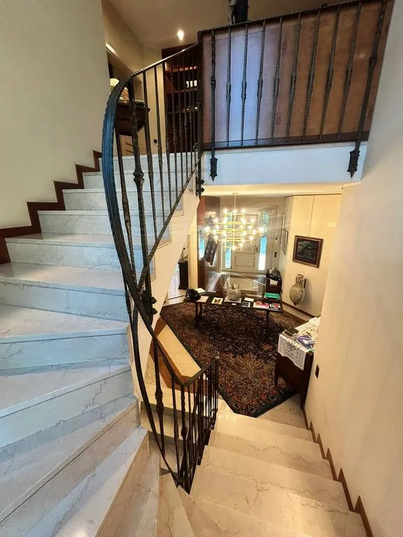 Pièces - Luxury Villa with Private Garden in Como