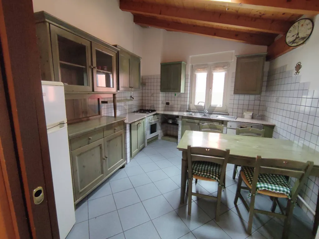 Cuisine - Spacious 2-Bedroom Apartment in Cavallasca