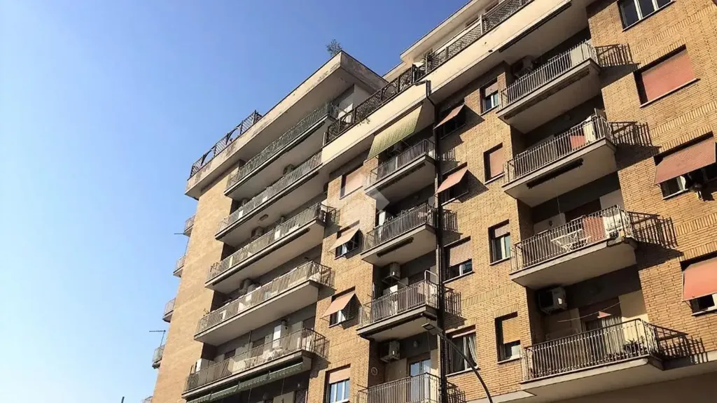 Välivaade - Trilocale with High Ceilings in Rome