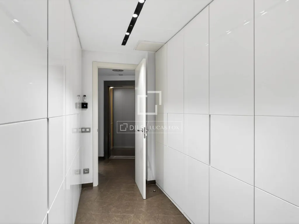 hallway_entrance