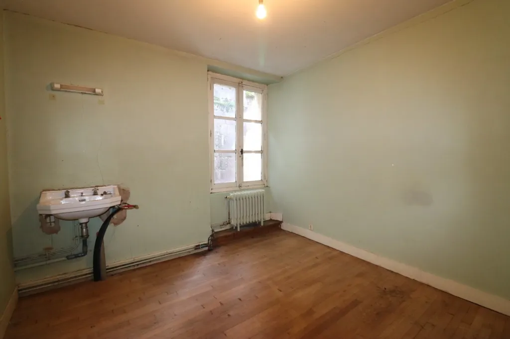 Rooms - Historic House with Commercial Space in Magnac-Laval