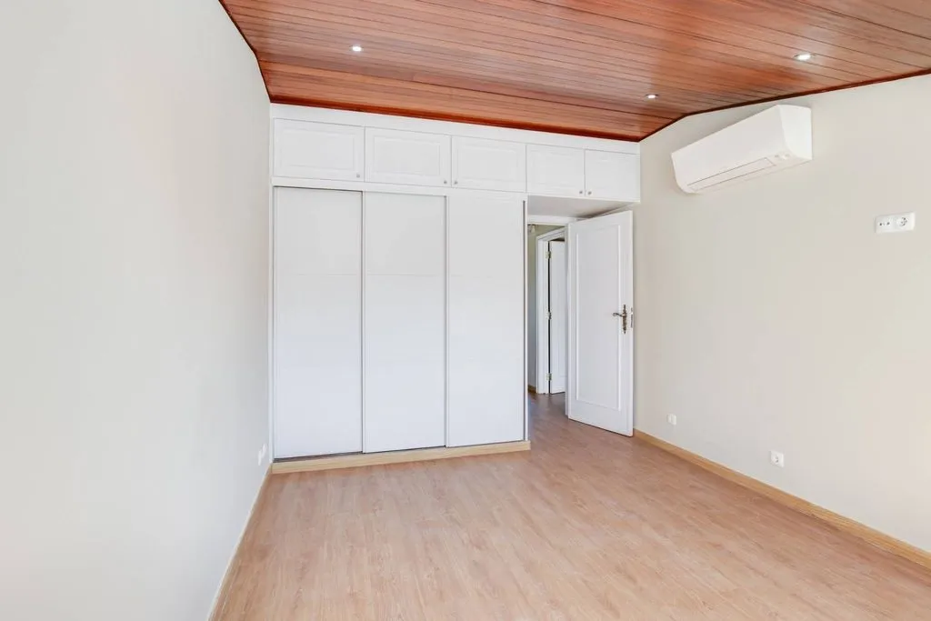 Pièces - 4 Bedroom Duplex with Sea View in Cascais