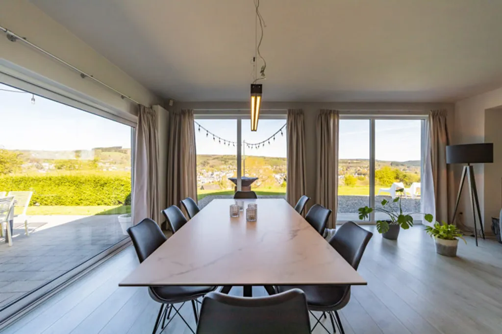 Gîte avec Vue Imprenable et Espace Wellness à Stavelot