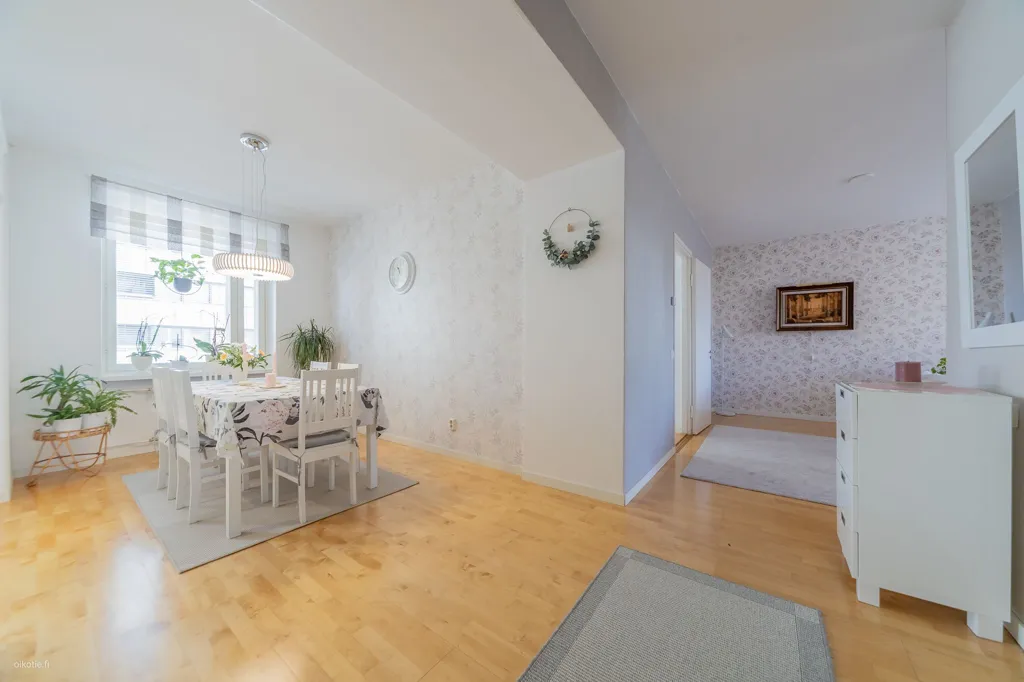 Sala da pranzo - Flat with East-West View in Pori Centre