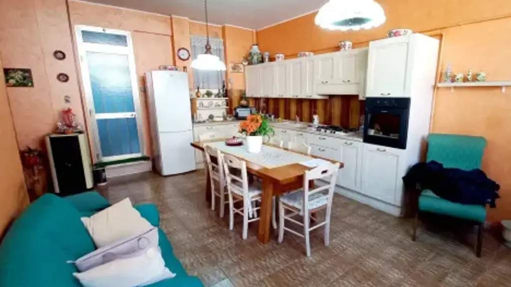 Salle à manger - Terraced House with Balcony in Atessa