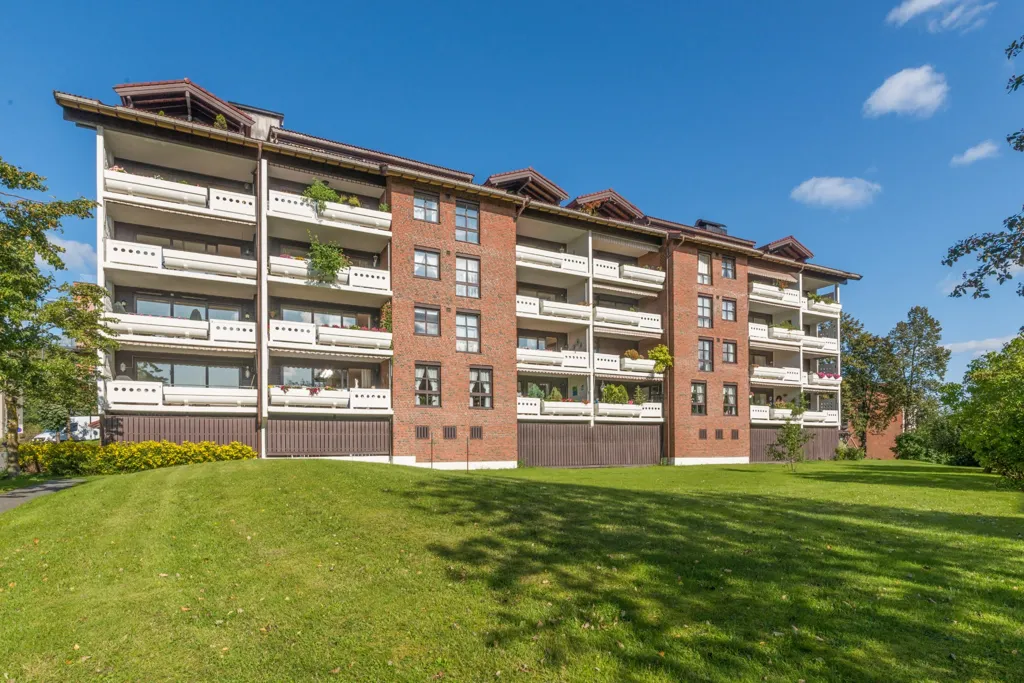 Extérieur - 4-Bed Apartment with Balconies in Sandvika