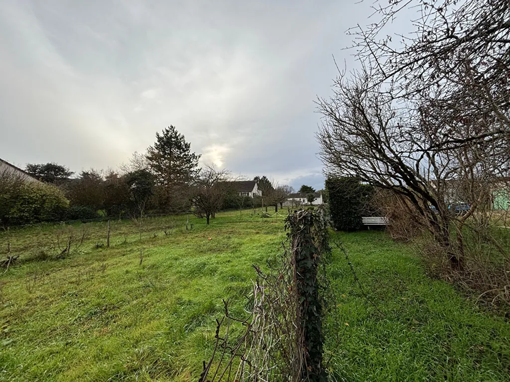 Giardino - House with Constructible Land in West Châtellerault