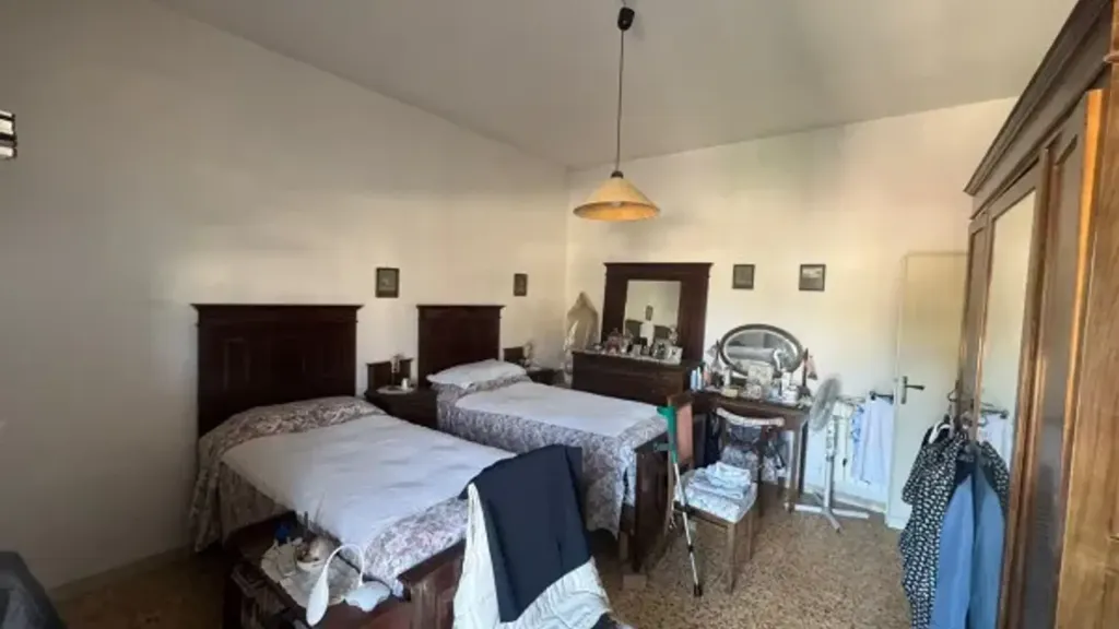 Chambres - Three-Bedroom Apartment with Terrace in Signa