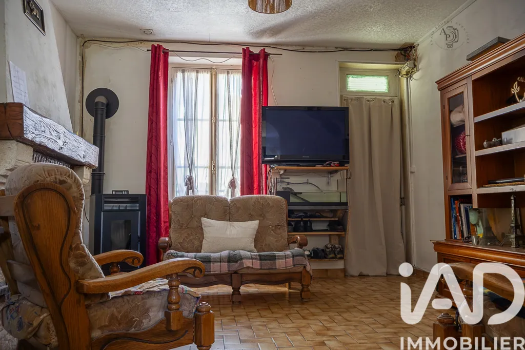Living Room - Former Forge with Potential in Jouy-sur-Morin