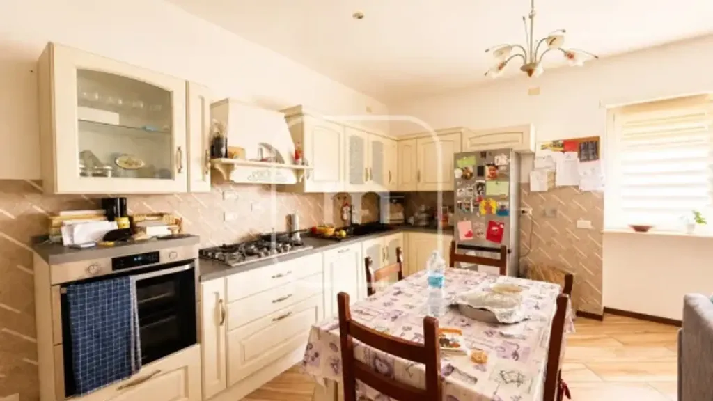 Cuisine - Modernised Apartment with Balcony in Rome