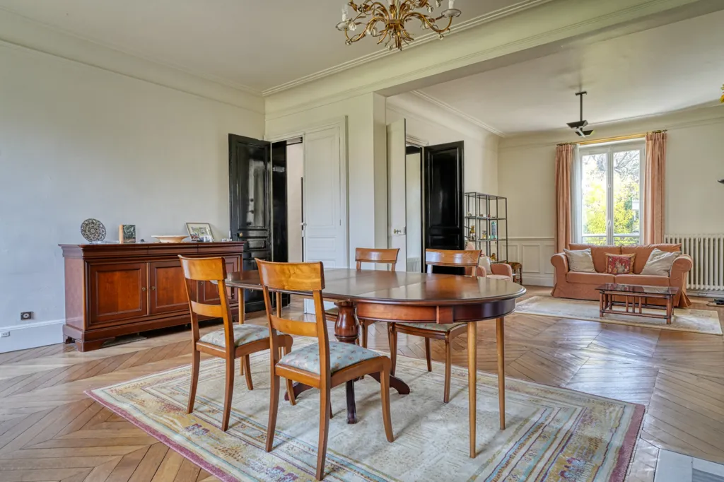 Söögituba - Mansart Villa with Office Space in Argenteuil Centre